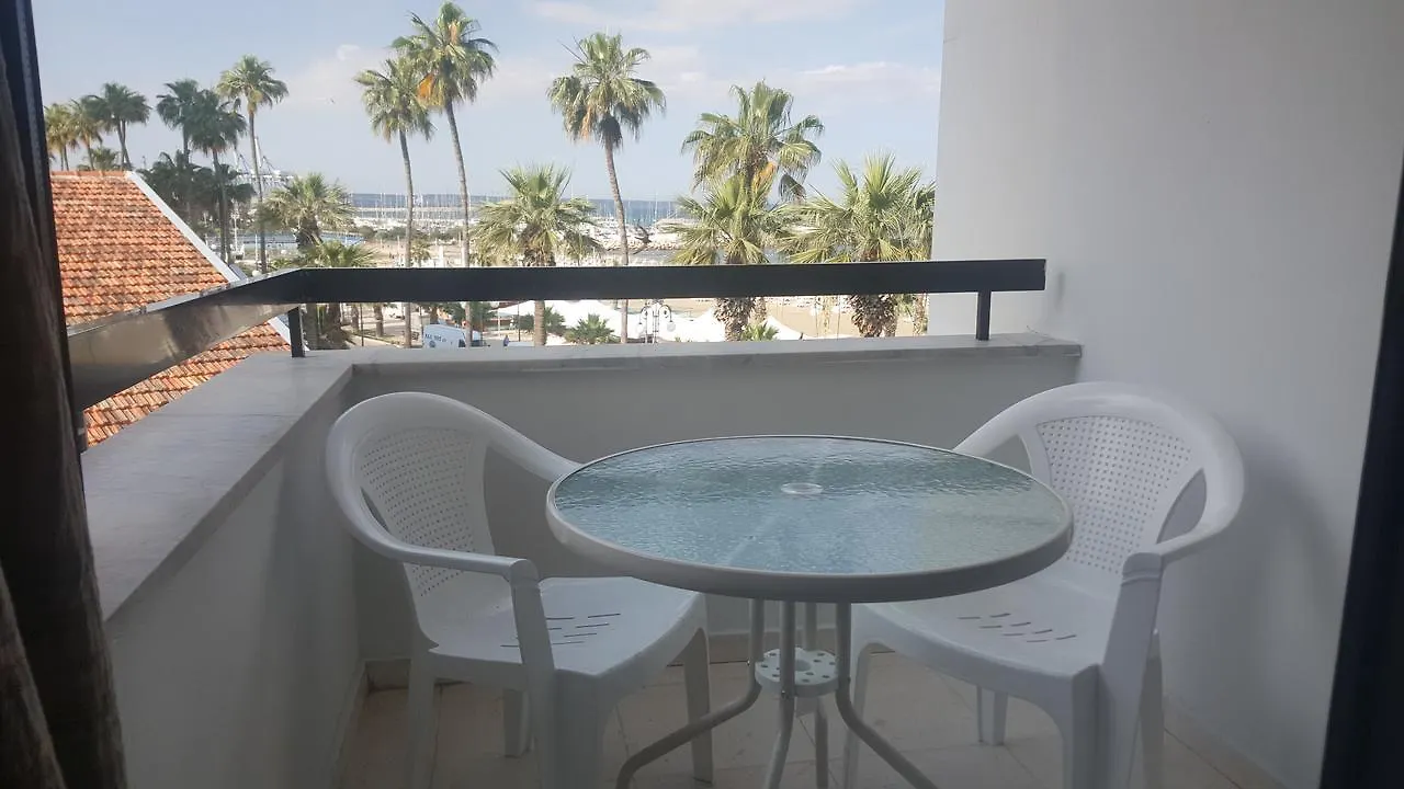 Alex Beach Apartment 203 라르나카 0*,  키프로스