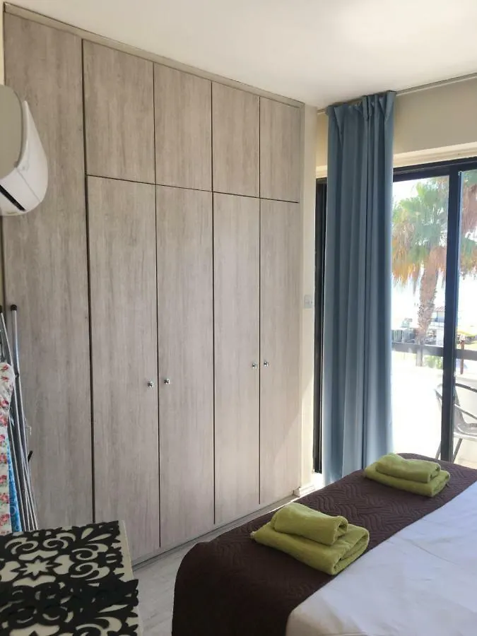 Alex Beach Apartment 203 拉纳卡