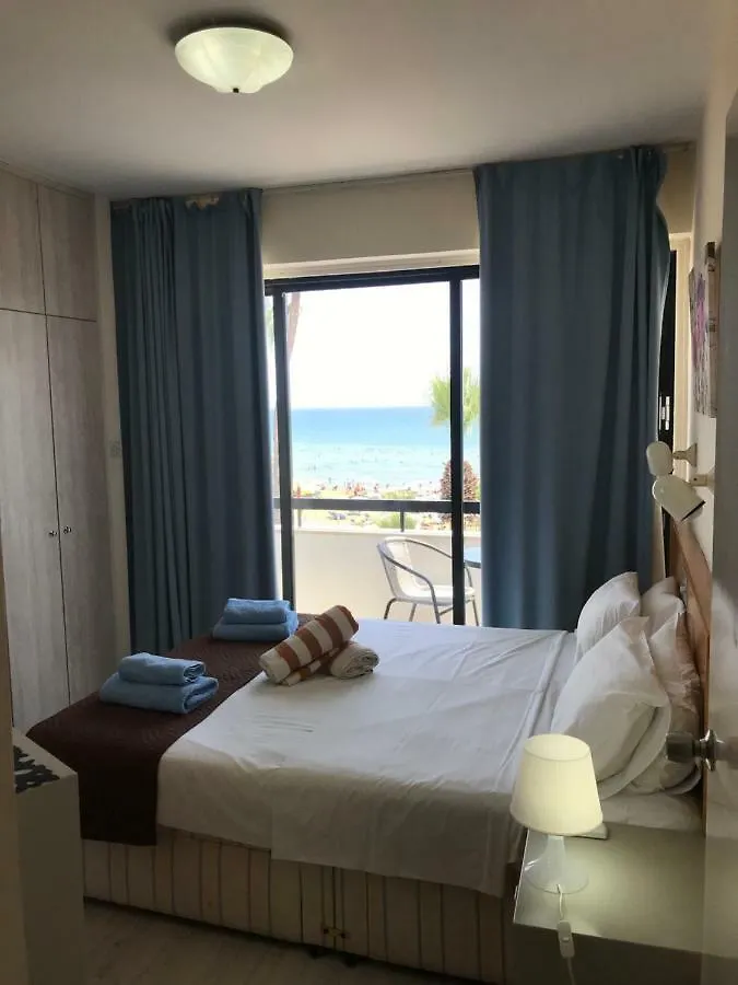 Alex Beach Apartment 203 拉纳卡 0*,